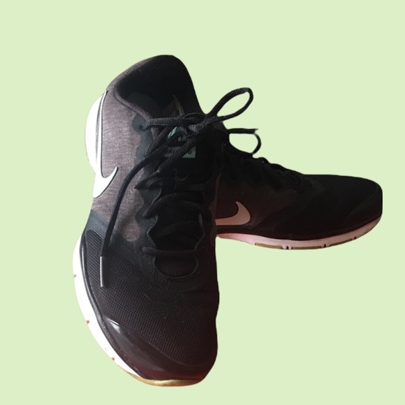 Nike Shoes - Nike shoes grey black green gel sole